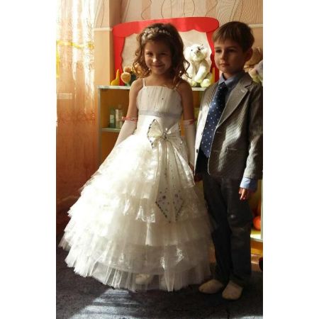 Прокат Ошатне плаття Ряди Бант айворі