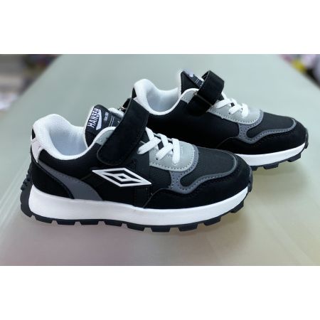 Кроссовки черные LC902